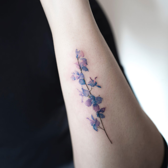 Tatuagens femininas de flores 