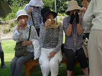 蓮花茶やハスの葉の蓮葉茶の試飲で、ポーズを取ってくれた！