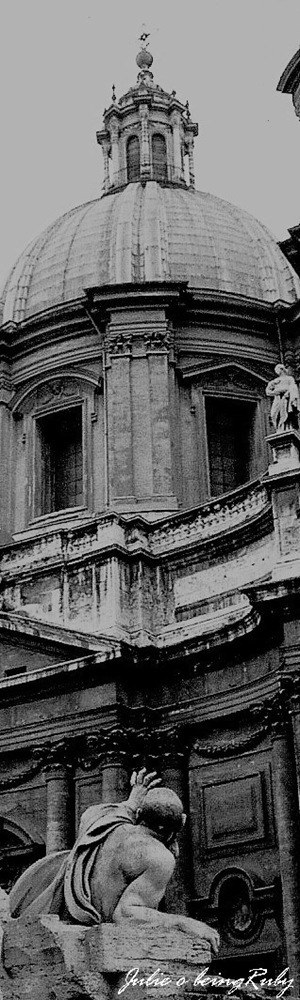 Beingruby - Piazza Navona - statue 1 bw