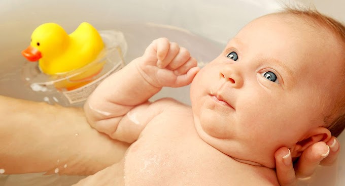 नवजात शिशु को कैसे नहलाएं | how to bathe newborn baby | New Born Baby Ko Kaise Nahlaye