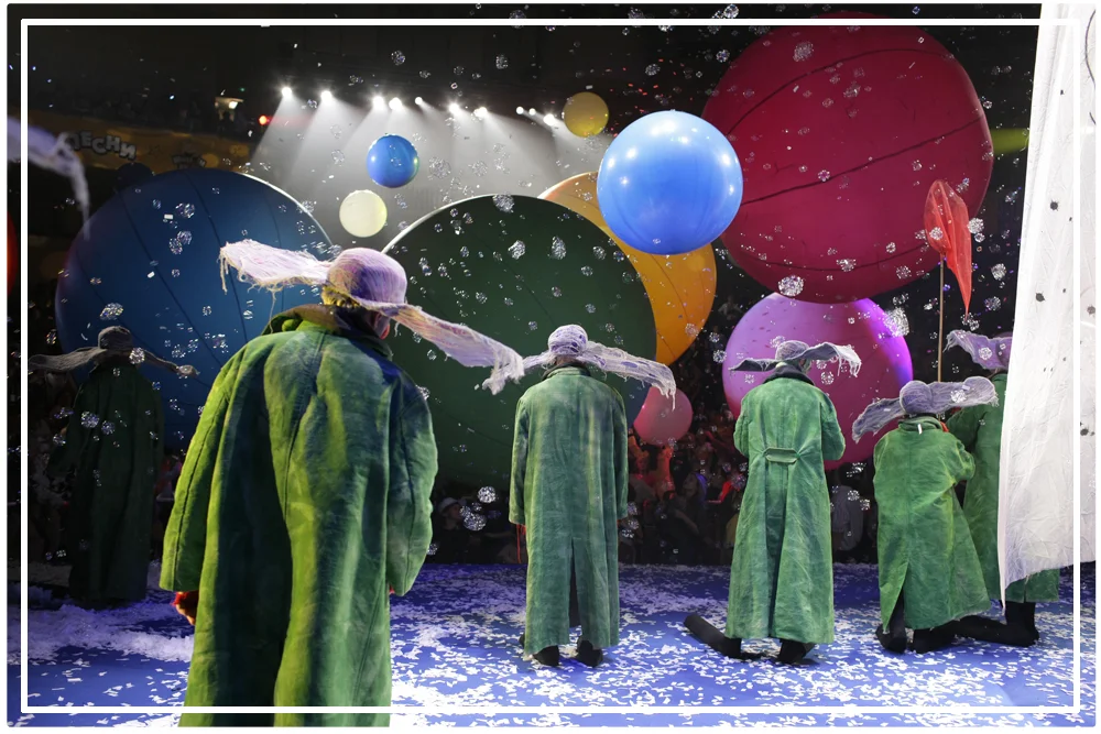 Slava's Snowshow Cirque