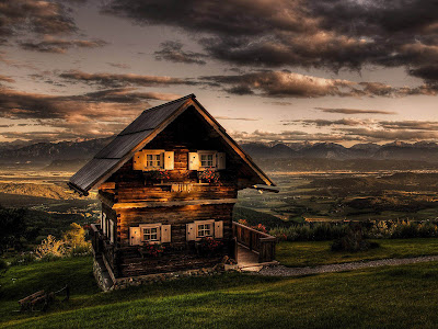 rumah kayu. foto rumah kayu