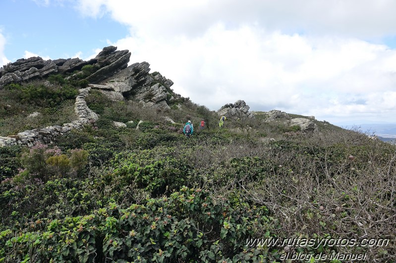 Cascadas del río de los Molinos - Tajo de la Corza - Llanos del Juncal - Pico Luna - Sendero de los Calabozos