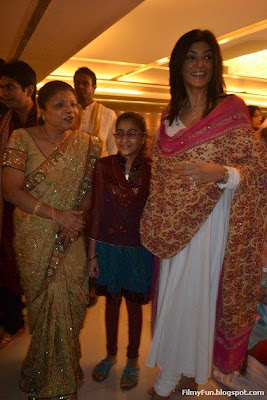 Sushmita_Sen_with_her_daughter_Renee_07