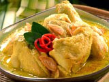 Opor Ayam Bumbu Kuning