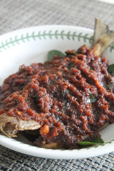 Ikan Sambal Ala Masakan Gerai Jalan Kelawei - Azie Kitchen