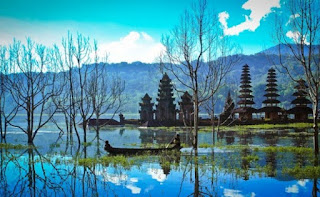  Taman Wisata Danau Tamblingan berlokasi di Desa Munduk Taman Wisata Danau Tamblingan Bali