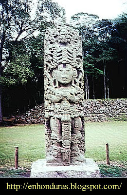 escultura maya