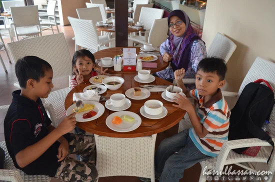 Review Hotel Aston Braga Bandung