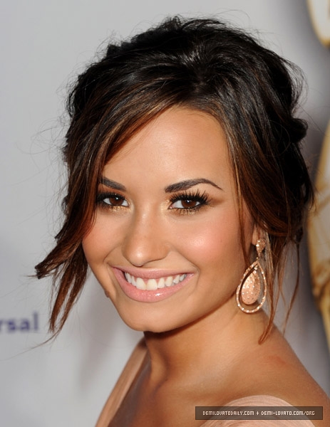 She sent me this photo of Demi Lovato and asked for me to do a tutorial of