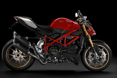 Ducati-Streetfighter-S_2011_1620x1080_Side_04