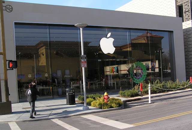 Apple to phase out in-house iAd sales team; will update the platform to be more automated