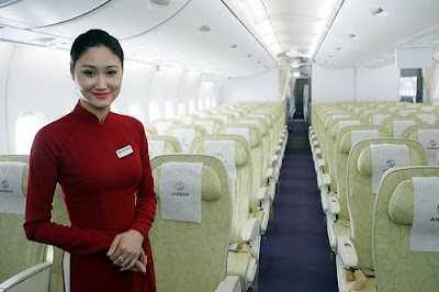 Vietnam Airlines Stewardess