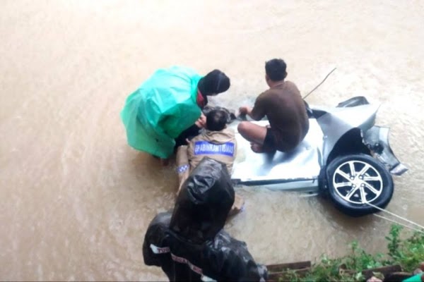 Mobil Kecelakaan Maut, Banyak yang Tewas, Berikut Identitas Para Korban