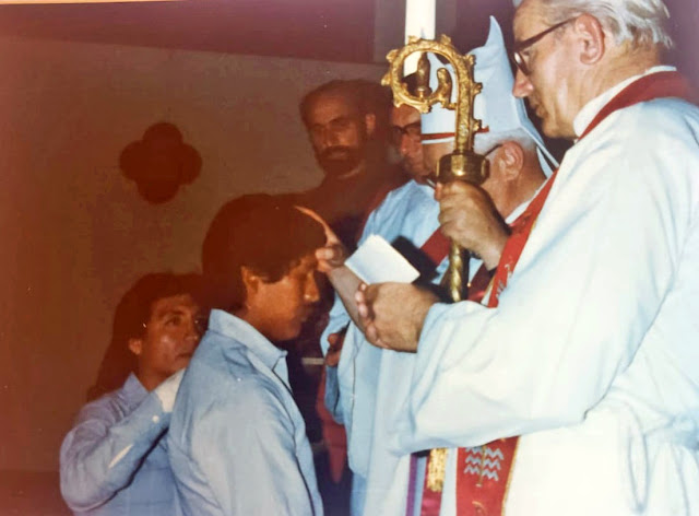 Pater Harnan 1989 in Alto Beni - La Paz das Sakrament der Konfirmation erhalten