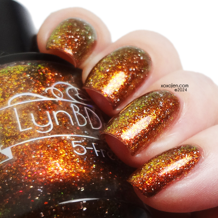 xoxoJen's swatch of Lynb Le Griffon