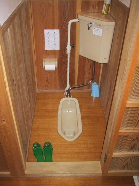 Desain Kamar Mandi Kloset Jongkok (WC Jongkok 