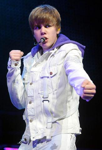 Justin Bieber Tour Dates 2011 justin bieber 2011 tour dates. Justin Bieber Tour Dates 2011