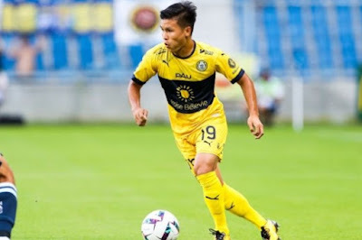 " Phong độ xuống dốc " Quang Hải mất luôn suất dự bị tại Pau FC