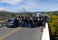 Empleados municipales cortan la ruta 234 en Junín de los Andes