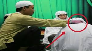 Naudzubillah !!, Inilah Akibat Memberi Makan Suami Dengan Darah Haid Dan Air Mani