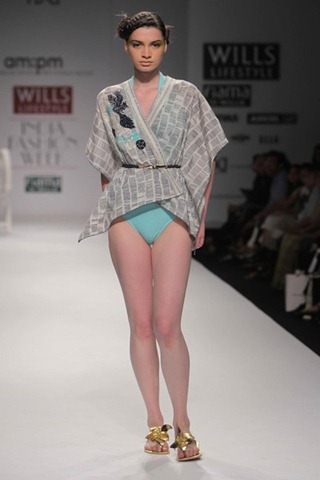 [WIFW SS 2011  am. pm by Ankur & Priyanka Modi (15)[4].jpg]