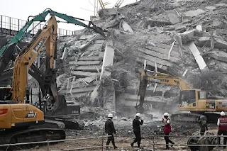 Myanmar: Death toll from double earthquake rises to 1,700