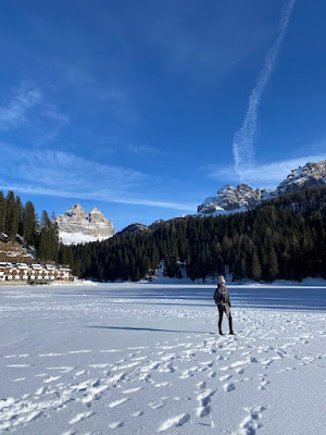 Dolomiti: Lago di Misurina con la neve