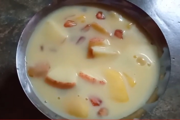 Evergreen fruit custard recipe - How to make Fruit custard at home - Pranitha recipes 