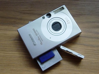 Canon PowerShot SD1000