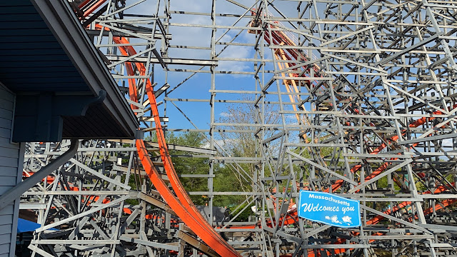 Wicked Cyclone Zero G Roll Massachusetts Welcomes You Six Flags New England Roller Coaster
