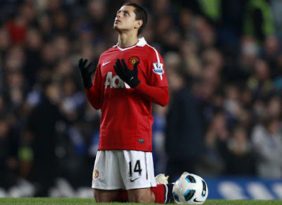 Javier hernandez contract, Chicharito signed a five-year contract renewal with Manchester United