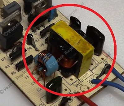 Inductor con forma de mini trasformador.