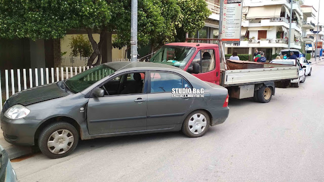 Τροχαίο ατύχημα στο Ναύπλιο με σύγκρουση αυτοκινήτων 