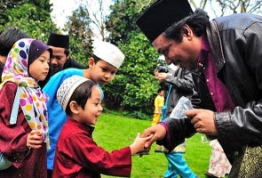 Suasana Gambar Perayaan Hari Raya Aidilfitri