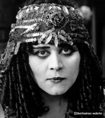 Theda Bara so sultry