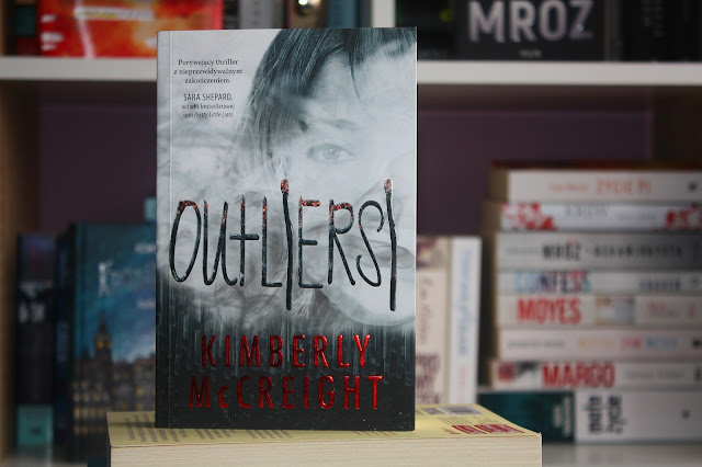 ''Outliersi''' - Kimberly McCreight 