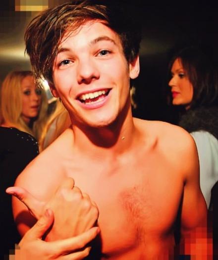 Louis Tomlinson Shirtless