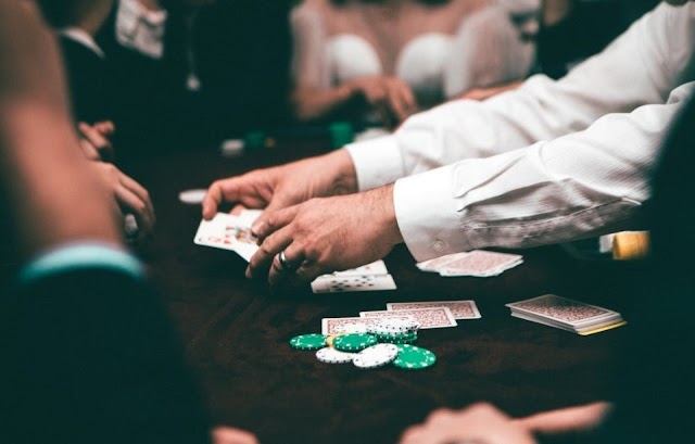 The Psychology of Baccarat: Mindset and Decision-Making