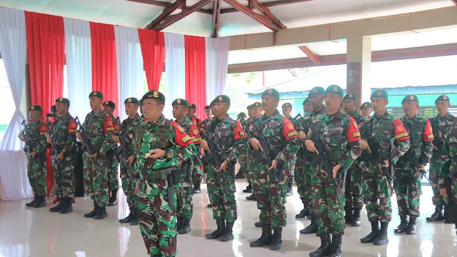 Lepas Dua Satgas Organik, Danrem 172/PWY Beri Penghargaan