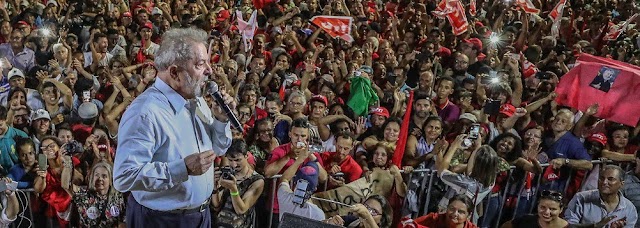 LULA AO LE MONDE: “EU AINDA POSSO AJUDAR OS MAIS POBRES”