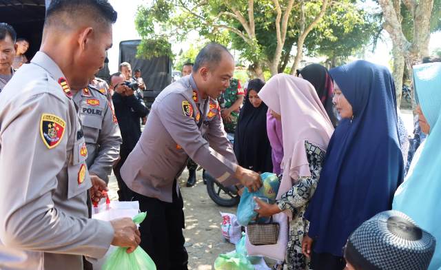 Hari Bhayangkara Ke 77 Polres Aceh Timur Gelar Bakti Sosial di Madat