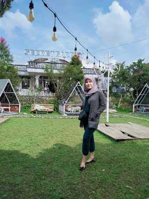 Secret garden Cafe and Resto Yang nyaman untuk healing