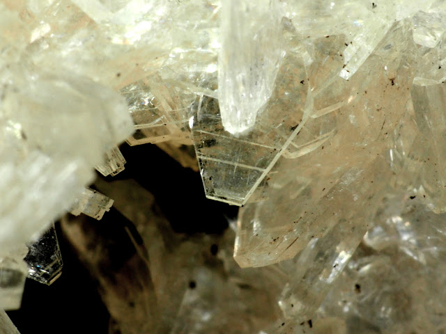 ヒューランダイト 輝沸石 Heulandite Aurangabad District, Maharashtra, India