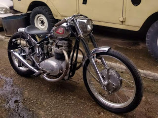 Lapak Motor Tua : BSA A65 lightning 650cc banyak barang baru seperti ban+velg+Muffler+tutup tanki semua import