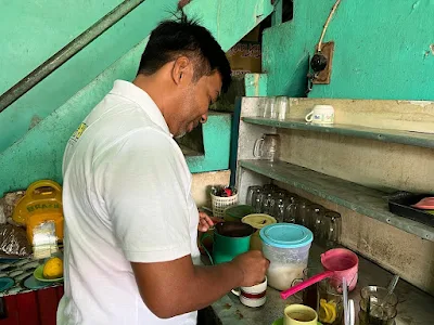 Lopo Lampu Merah, Lopo Legendaris Dengan Teh Susu Terbaik Di Padangsidimpuan
