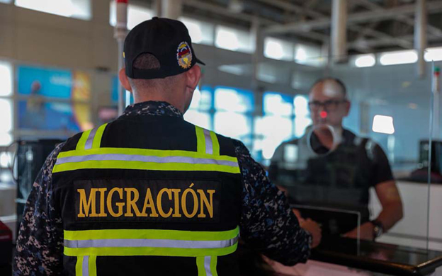 Dos Policías Migratorios detenidos por secuestro - Otros dos se encuentran fugados