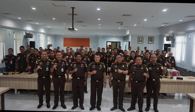 Didampingi Kajati Kepri, Jamwas Kejagung RI Lakukan Inspeksi Pimpinan di Kejari Batam