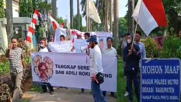 Relawan Jokowi Gelar Aksi ‘Tangkap Rocky Gerung’, Said Didu: Pejabat yang Dibayar Rakyat Mengkoordinir Demo