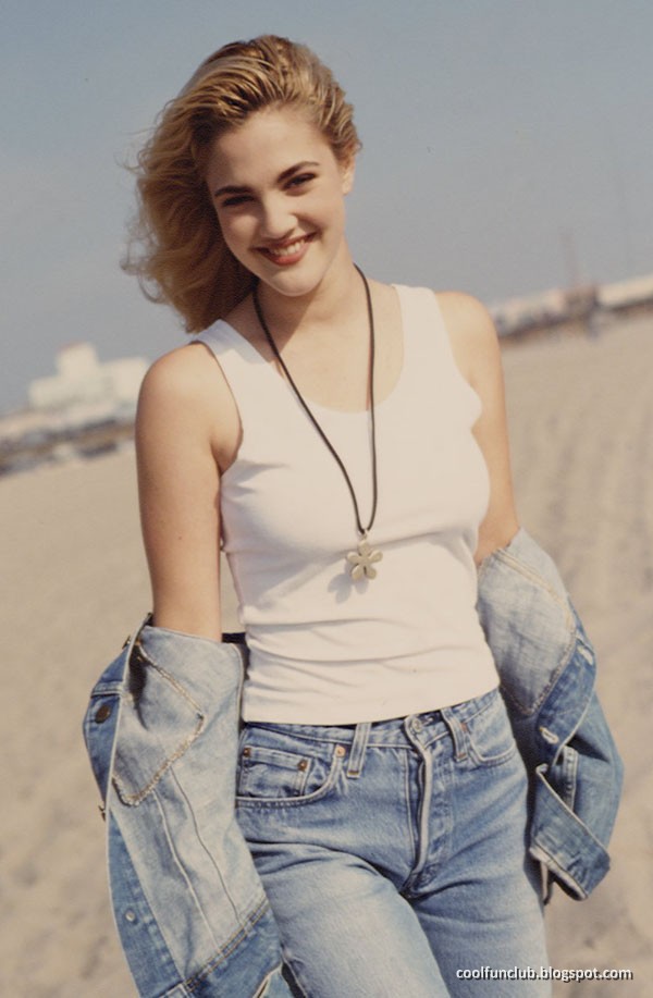 The gorgeous actress Drew Barrymore here in this photoshoot pictures looking